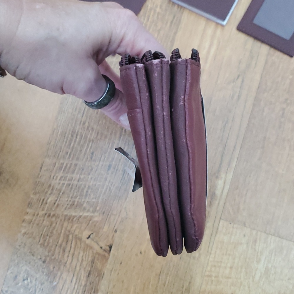 Mundi Stuff It Burgundy Leather Clutch With Accessories - Picture 12 of 17